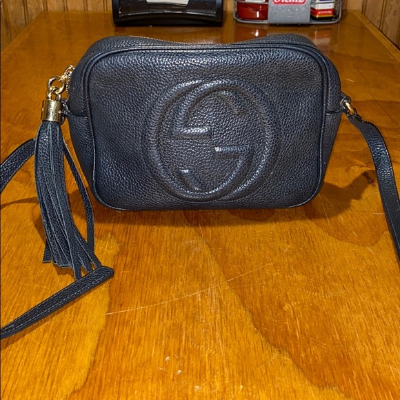 Gucci purse - Picture 1 of 3